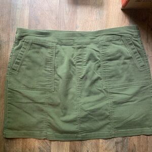 Green Skirt-Back Skort